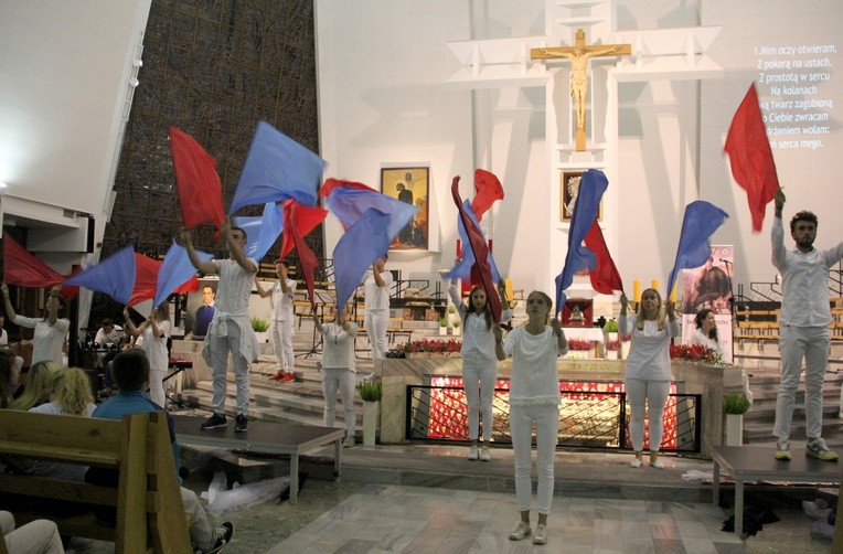 Modlitwa przy relikwiach św. S. Kostki