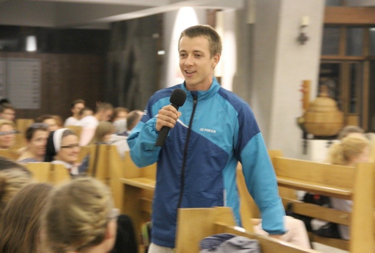 Modlitwa przy relikwiach św. S. Kostki