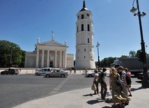 Plac Katedralny w Wilnie – miejsce spotkania papieża z młodzieżą.