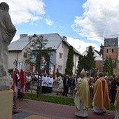 On żyje i chodzi naszymi drogami