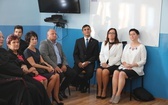 Uczniowie katolickiej szkoły w Czechowicach-Dziedzicach z nowym sztandarem