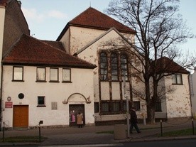 Ambasada Izraela zasmucona atakiem na synagogę w Gdańsku