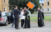Nocna pielgrzymka młodzieży