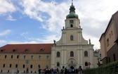 Nocna pielgrzymka młodzieży