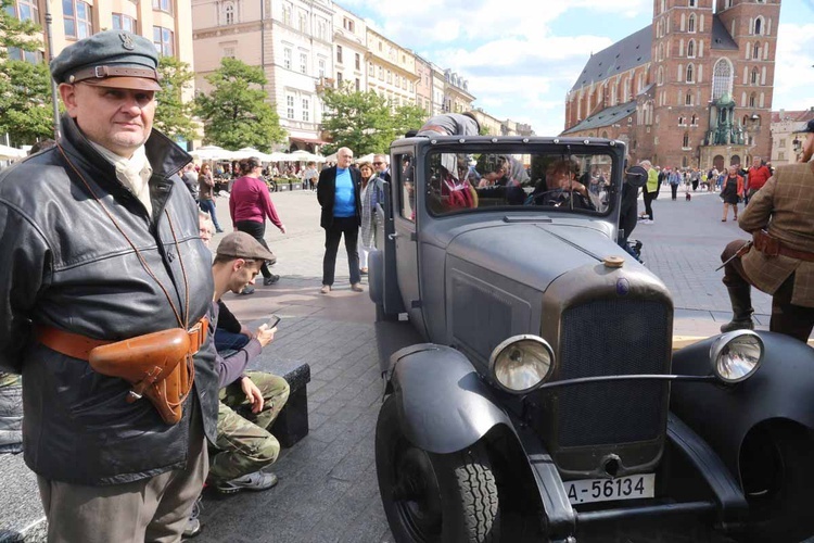 Piknik patriotyczny na Rynku Głównym w Krakowie