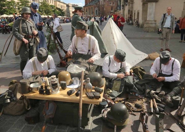 Piknik patriotyczny na Rynku Głównym w Krakowie