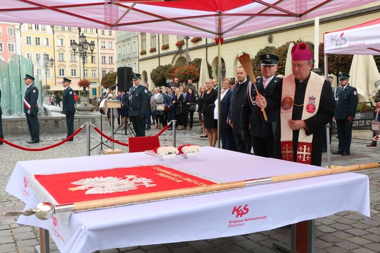 Kto ma odwagę dziś przyznać się do wiary w Boga?