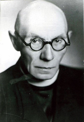 Ks. Władysław Łęga (1889–1960) doskonale łączył obowiązki duszpasterskie z pracą naukową. 