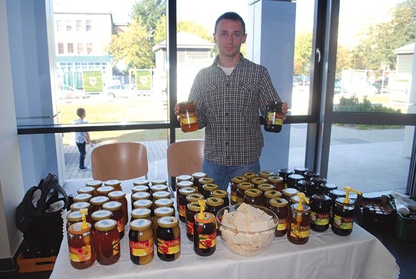 ▲	Miody z pasieki Marka Olszowego z Lasek w gminie Bojanów.