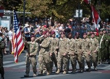 Obecność wojsk amerykańskich w Polsce jest istotna dla bezpieczeństwa naszego kraju.