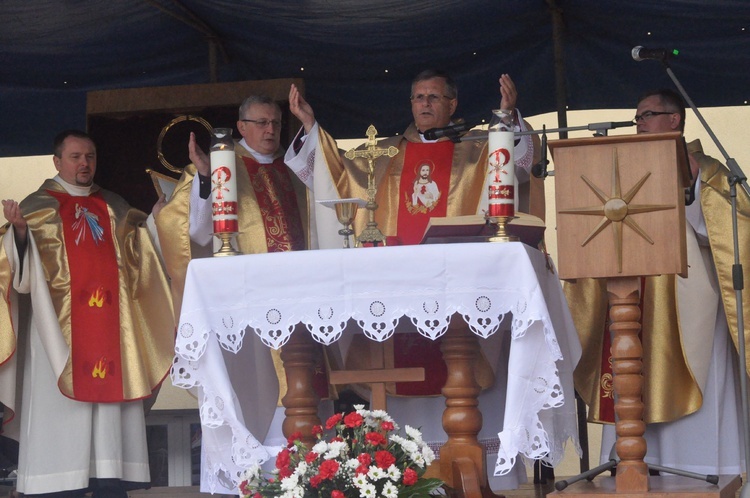 Szkoła Żołnierzy Niezłomnych w Bączej-Kuninie