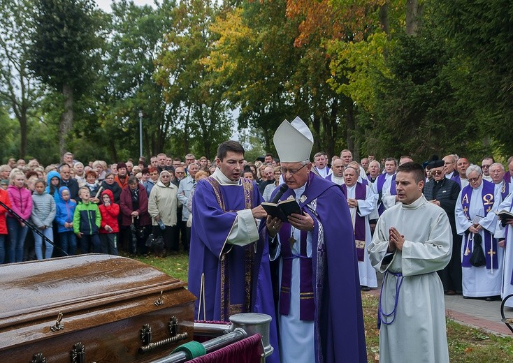 Pogrzeb ks. Jana Guzowskiego cz. 2