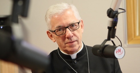 Abp Skworc: Nie zamiatamy pod dywan