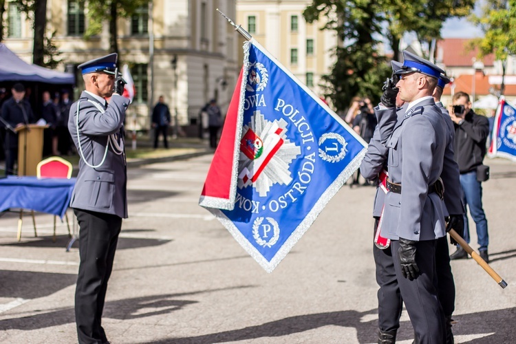 Sztandar dla policji w Ostródzie