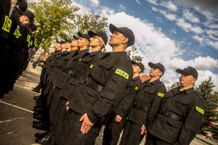 Sztandar dla policji w Ostródzie