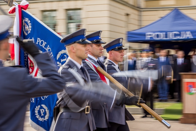 Sztandar dla policji w Ostródzie