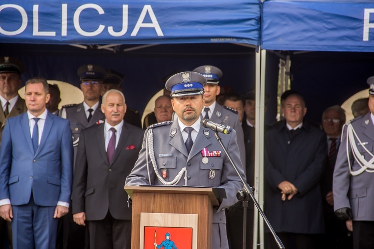 Sztandar dla policji w Ostródzie