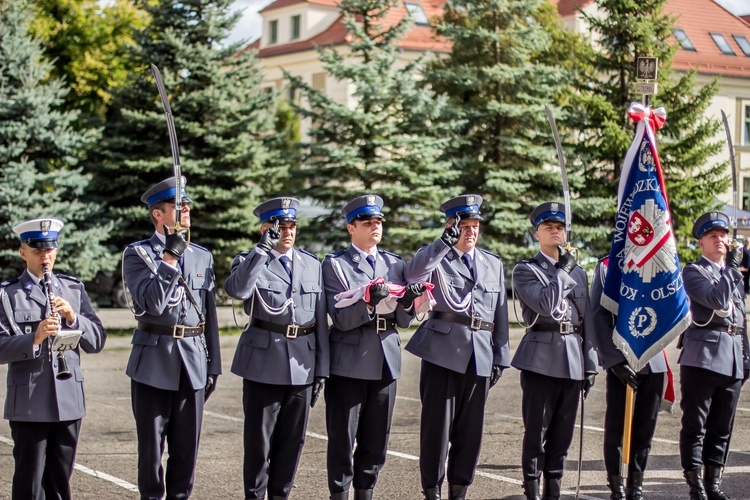 Sztandar dla policji w Ostródzie