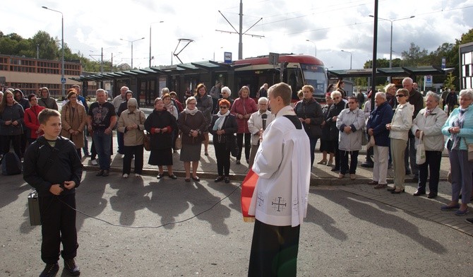 Plac przed kościołem pw. św. Franciszka z Asyżu - jedno z tysięcy miejsc, które uczestniczyło w "Koronce na ulicach świata"