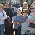 Koronka i uwielbienie Jezusa na rynku w Rybniku