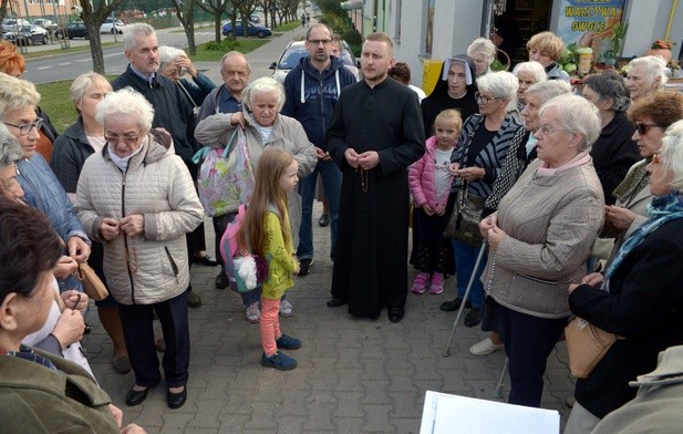 Wierni spotkali się w pobliżu kościoła pw. MB Miłosierdzia w Radomiu, na osiedlu XV-lecia