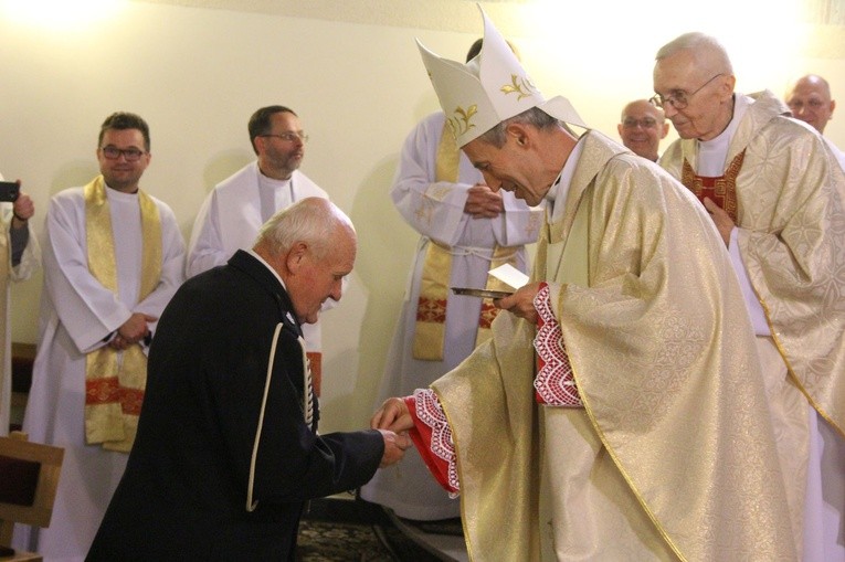 Pielgrzymka Arcybractwa Straży Honorowej NSPJ do Mikołajowic