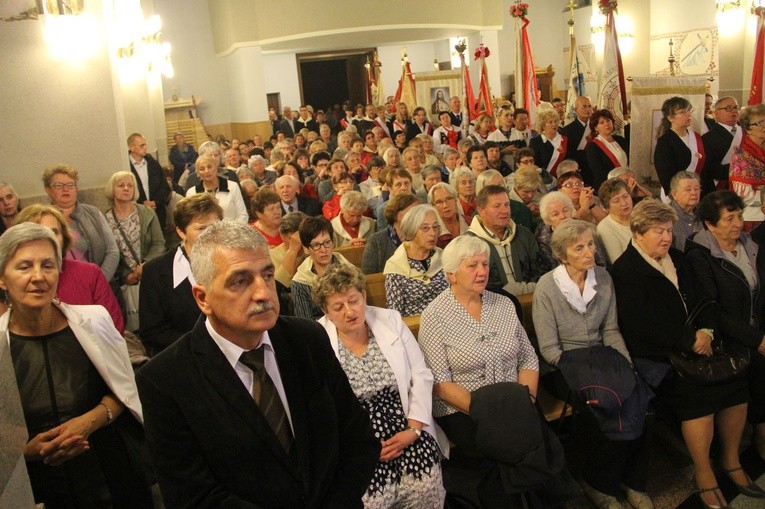 Pielgrzymka Arcybractwa Straży Honorowej NSPJ do Mikołajowic