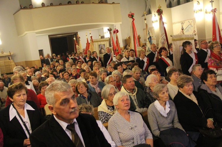 Pielgrzymka Arcybractwa Straży Honorowej NSPJ do Mikołajowic