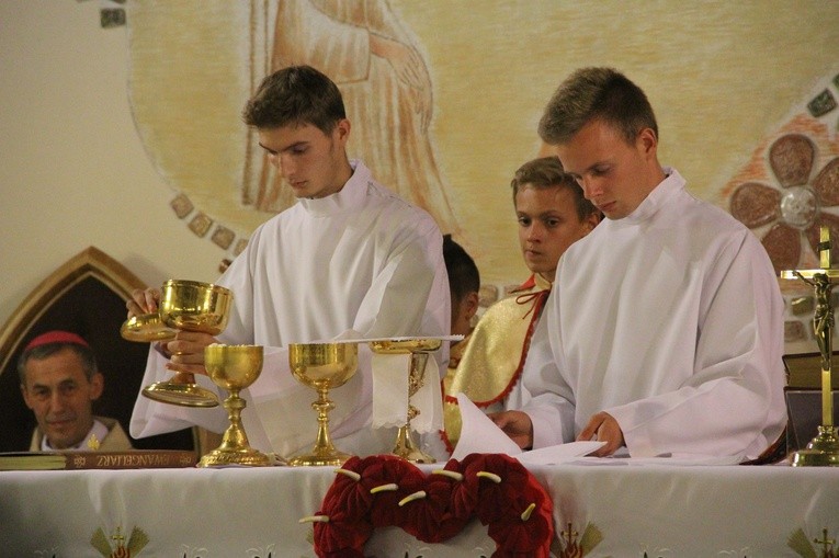 Pielgrzymka Arcybractwa Straży Honorowej NSPJ do Mikołajowic