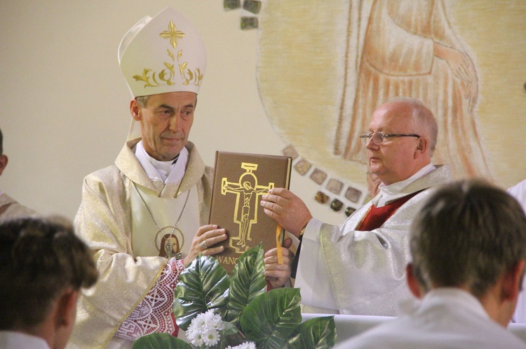 Pielgrzymka Arcybractwa Straży Honorowej NSPJ do Mikołajowic