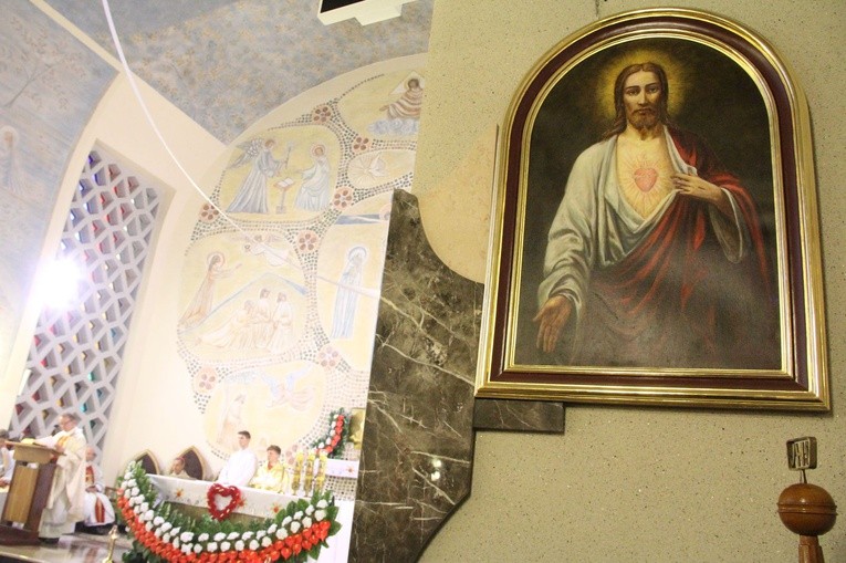 Pielgrzymka Arcybractwa Straży Honorowej NSPJ do Mikołajowic