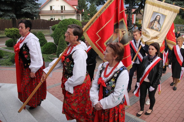 Pielgrzymka Arcybractwa Straży Honorowej NSPJ do Mikołajowic