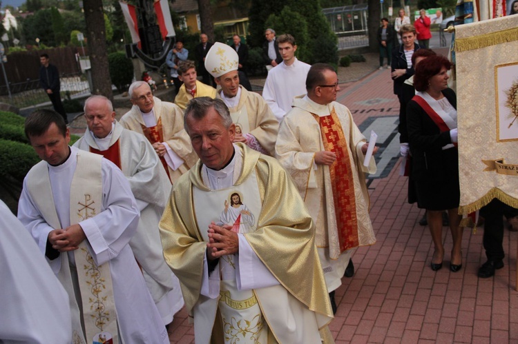 Pielgrzymka Arcybractwa Straży Honorowej NSPJ do Mikołajowic