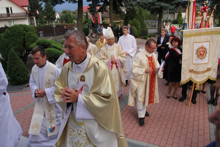 Pielgrzymka Arcybractwa Straży Honorowej NSPJ do Mikołajowic