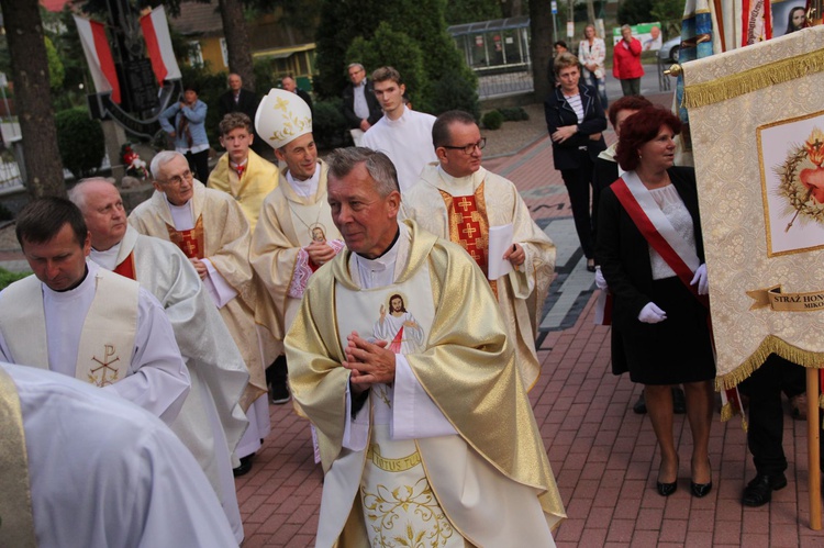 Pielgrzymka Arcybractwa Straży Honorowej NSPJ do Mikołajowic