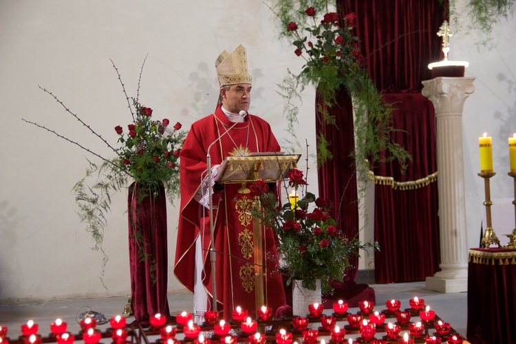 Krzyż pełen prawdziwej miłości