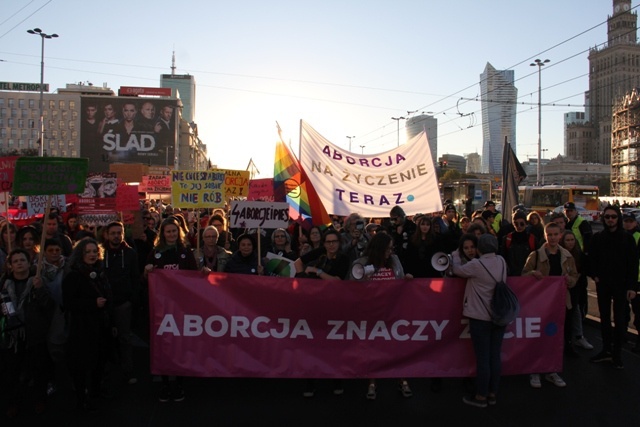 Feministki publicznie nawoływały do zabijania dzieci