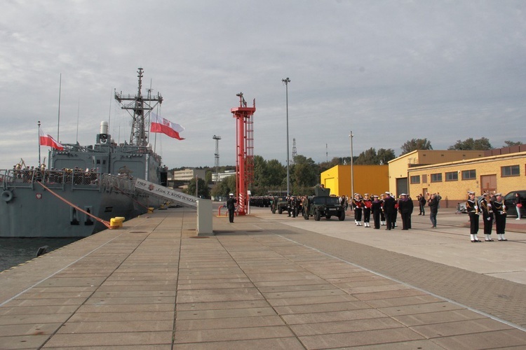 Adm. Józef Unrug powrócił do ojczyzny