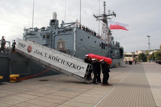 Adm. Józef Unrug powrócił do ojczyzny