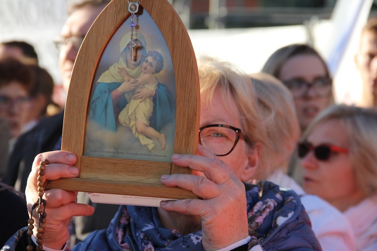 Publiczny różaniec za grzech aborcji w centrum Warszawy