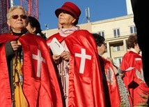 Publiczny różaniec za grzech aborcji w centrum Warszawy