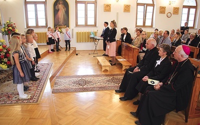 Występ przedszkolaków w kaplicy sióstr.