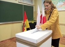 ▲	Poprzez wybór swoich przedstawicieli mamy realny wpływ na przyszłość. Dlatego tak ważne jest poznawanie kandydatów, którym chcemy oddać nasze zaufanie.