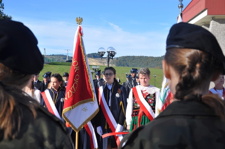 Męcina - obelisk ofiar wojen