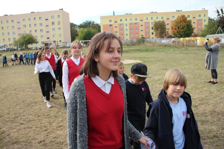 W Katoliku niepodległość Polski uczcili polonezem 