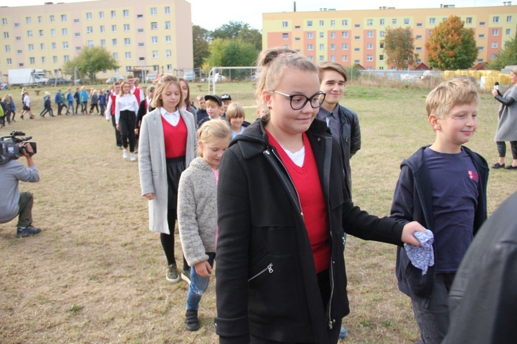 W Katoliku niepodległość Polski uczcili polonezem 