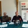 Reprezentanci organizatorów radomskiego TKCh (od lewej): Jakub Mitek, Wojciech Sałek, bp Piotr Turzyński i ks. Piotr Walkiewicz