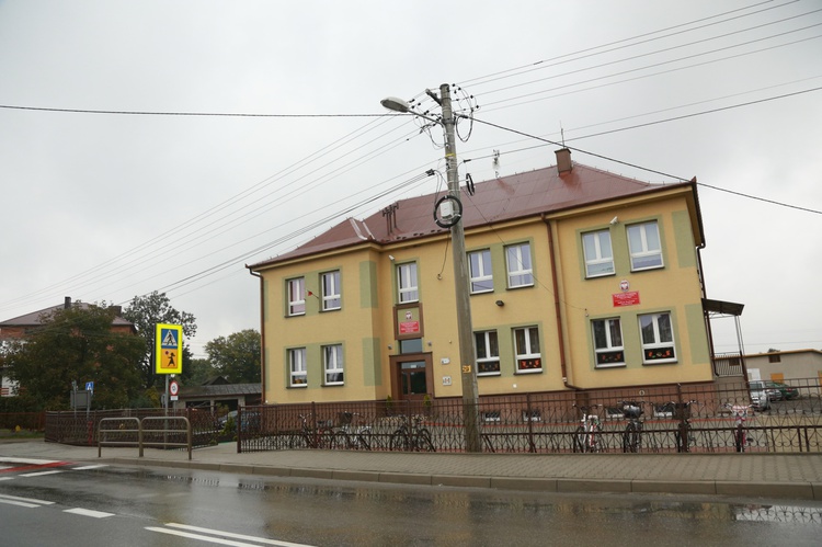 Borzęcin Dolny - nadanie imienia, otwarcie boiska