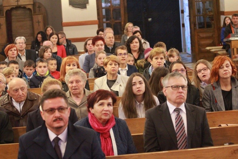 Borzęcin Dolny - nadanie imienia, otwarcie boiska