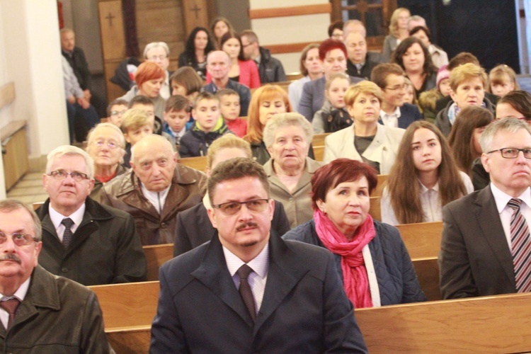 Borzęcin Dolny - nadanie imienia, otwarcie boiska